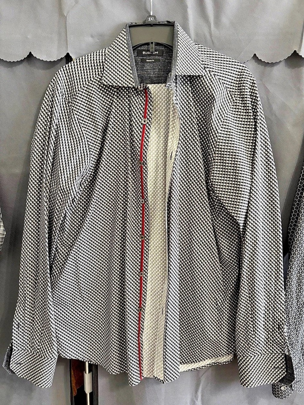 BUGATCHI Classic Fit Geometric Button Down in Black & White